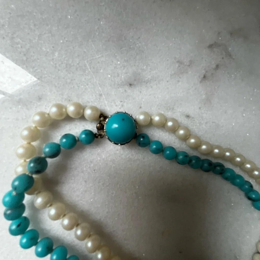 Elegant Pearl and Turquoise Necklace vintage 18”